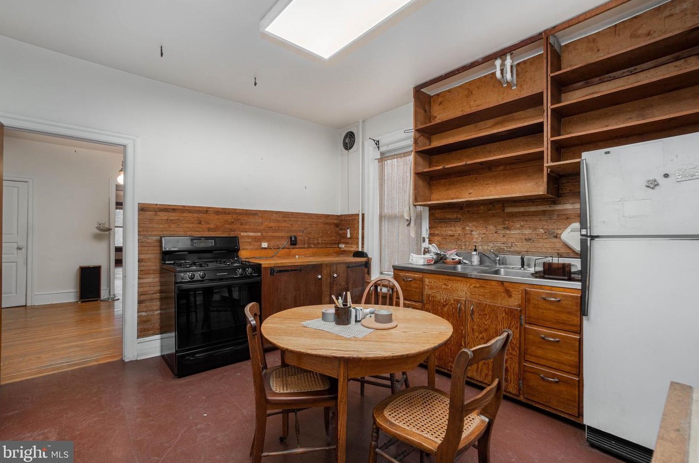 8125 Roanoke St, Philadelphia PA 19118-3949 exterior