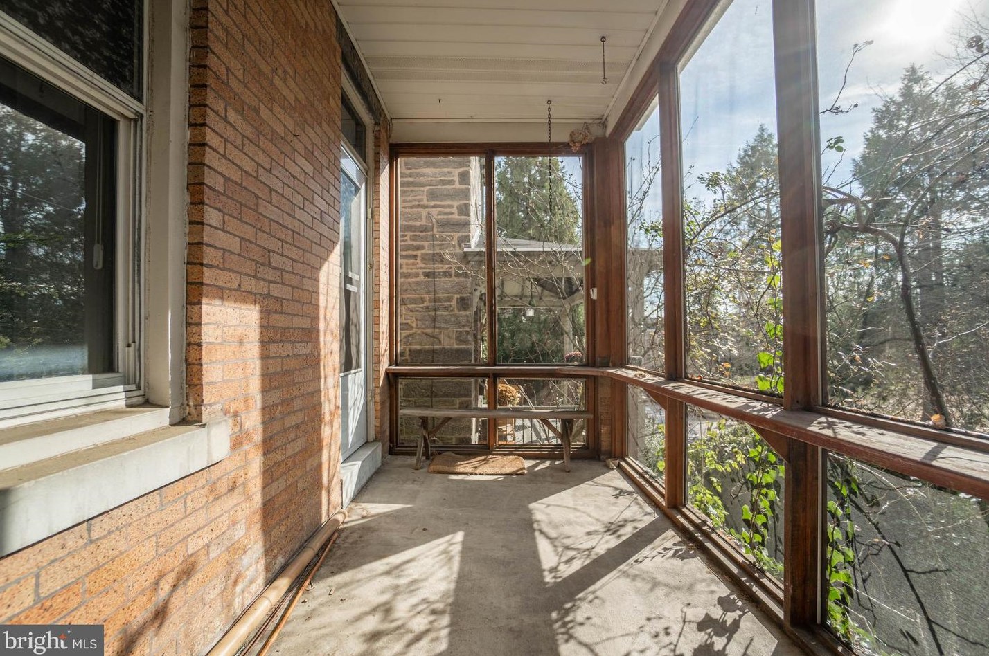 8125 Roanoke St, Philadelphia PA 19118-3949 exterior