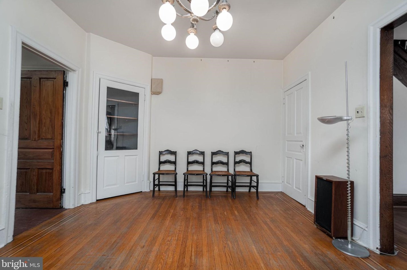 8125 Roanoke St, Philadelphia PA 19118-3949 exterior