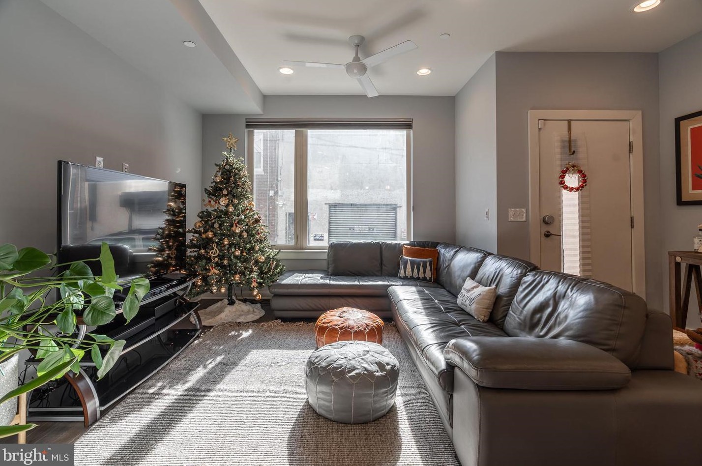 2650 Collins St, Philadelphia, PA 19125