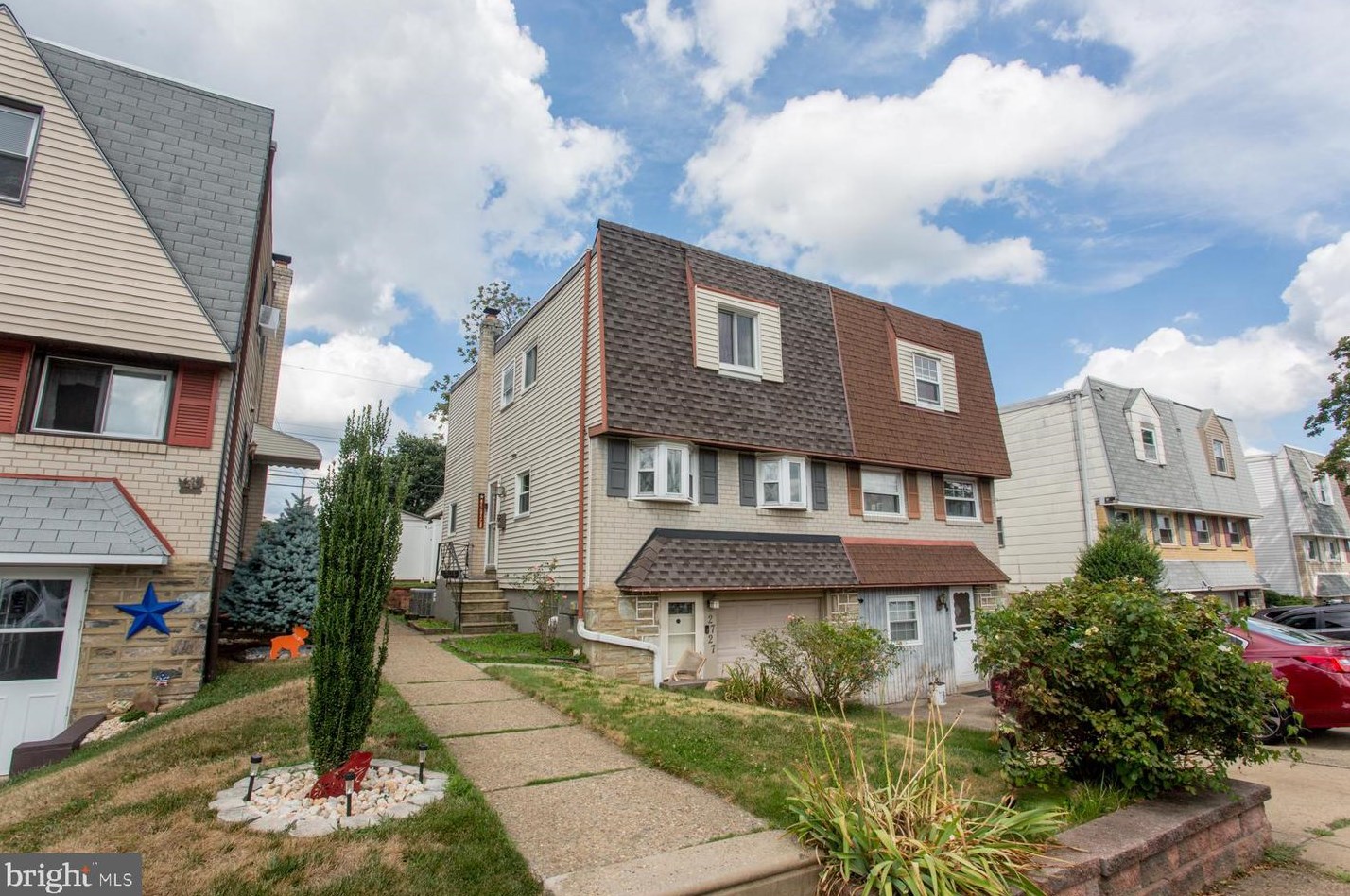 2727 Tremont St, Philadelphia, PA 19136