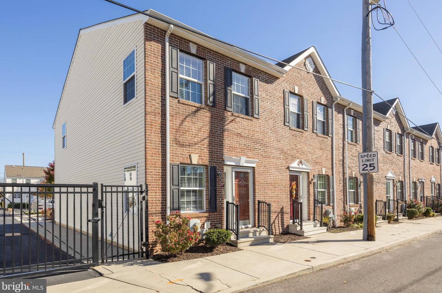 2527 Pickwick St, Philadelphia, PA 19134-5503
