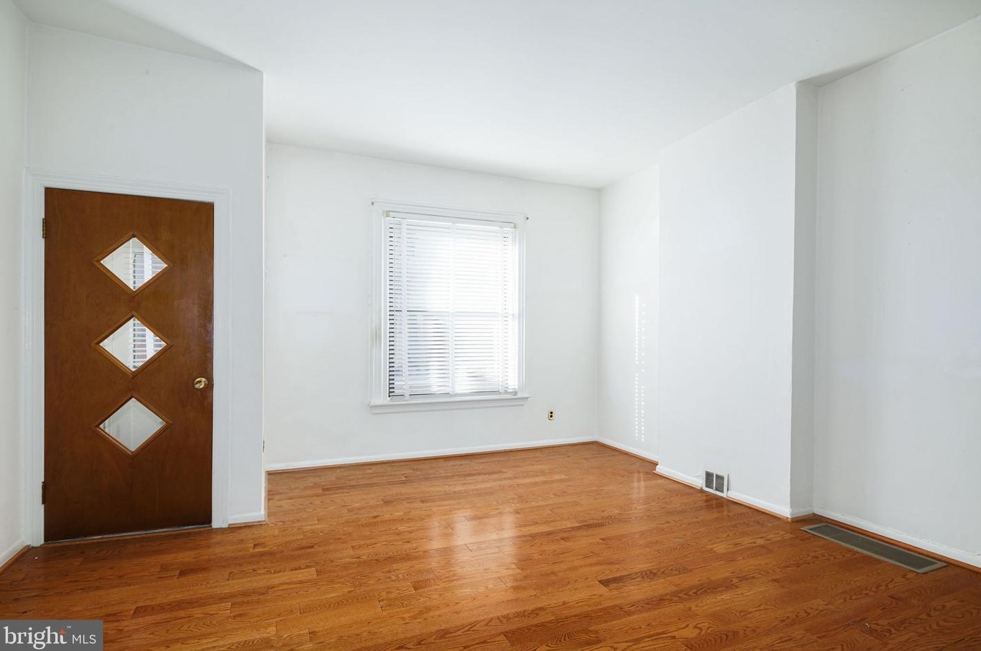 887 25th St, Philadelphia, PA 19130-1833