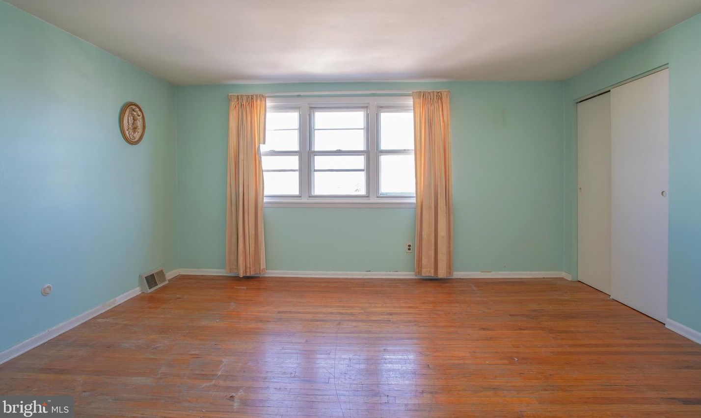 3500 Dows Rd, Philadelphia PA 19154-4042 exterior