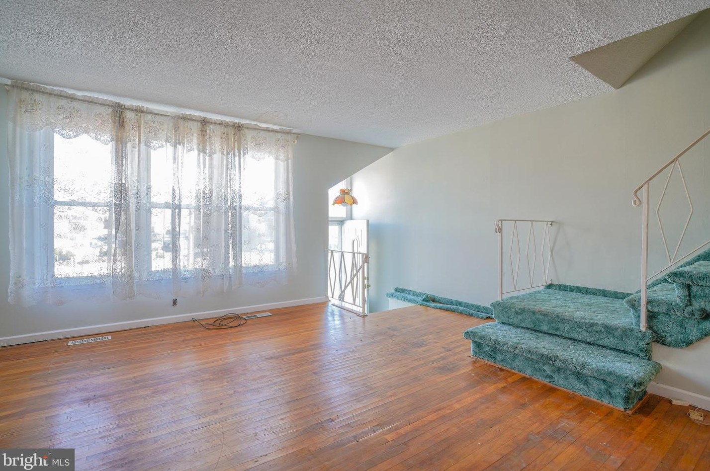 3500 Dows Rd, Philadelphia PA 19154-4042 exterior