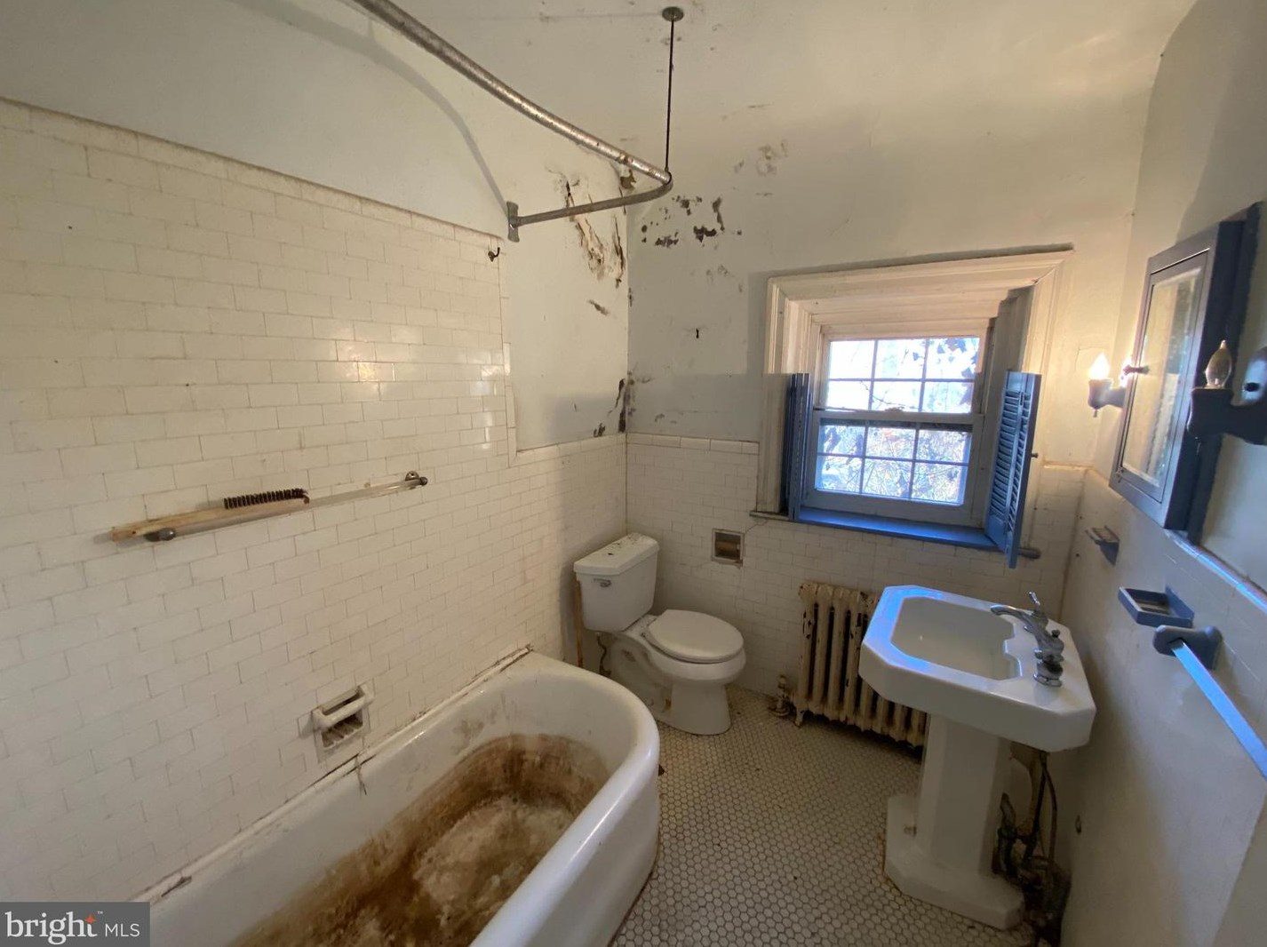 342 Mount Airy Ave, Philadelphia PA  19119-2940 exterior