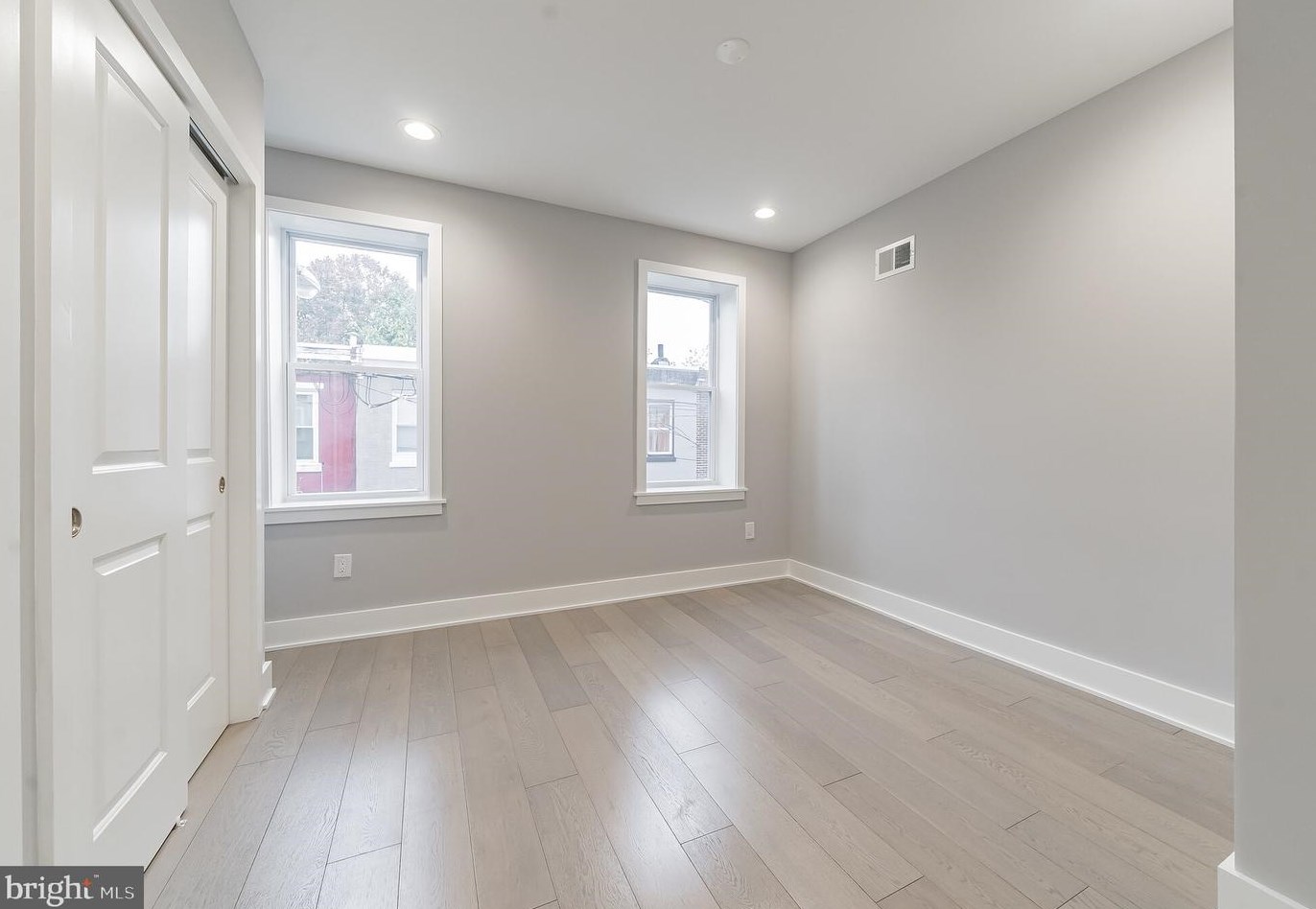 1529 Opal St, Philadelphia PA  19146-4633 exterior