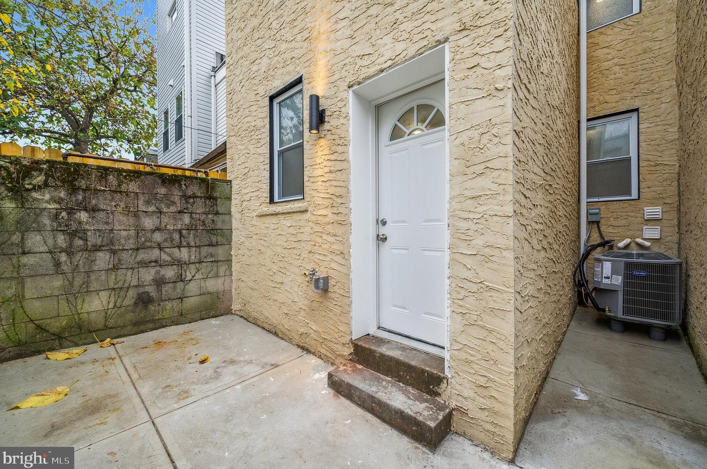 1529 Opal St, Philadelphia PA  19146-4633 exterior