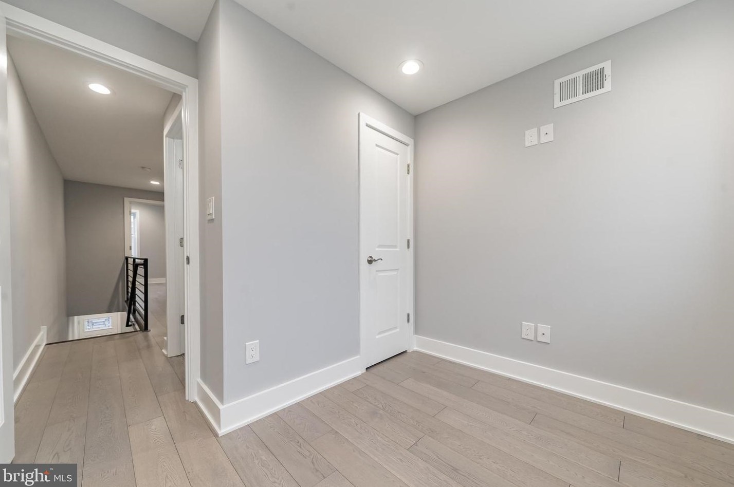1529 Opal St, Philadelphia PA  19146-4633 exterior