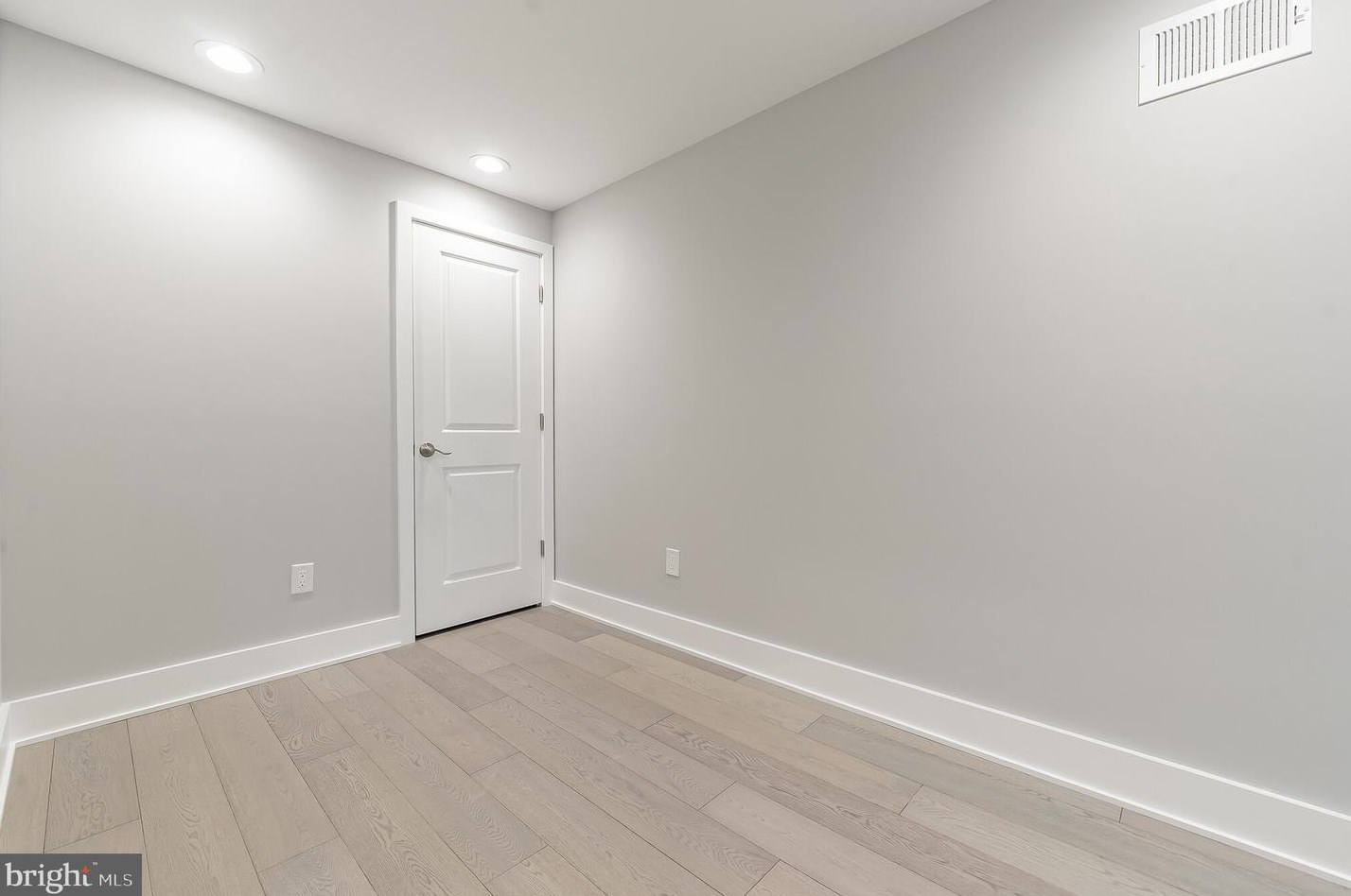 1529 Opal St, Philadelphia PA  19146-4633 exterior