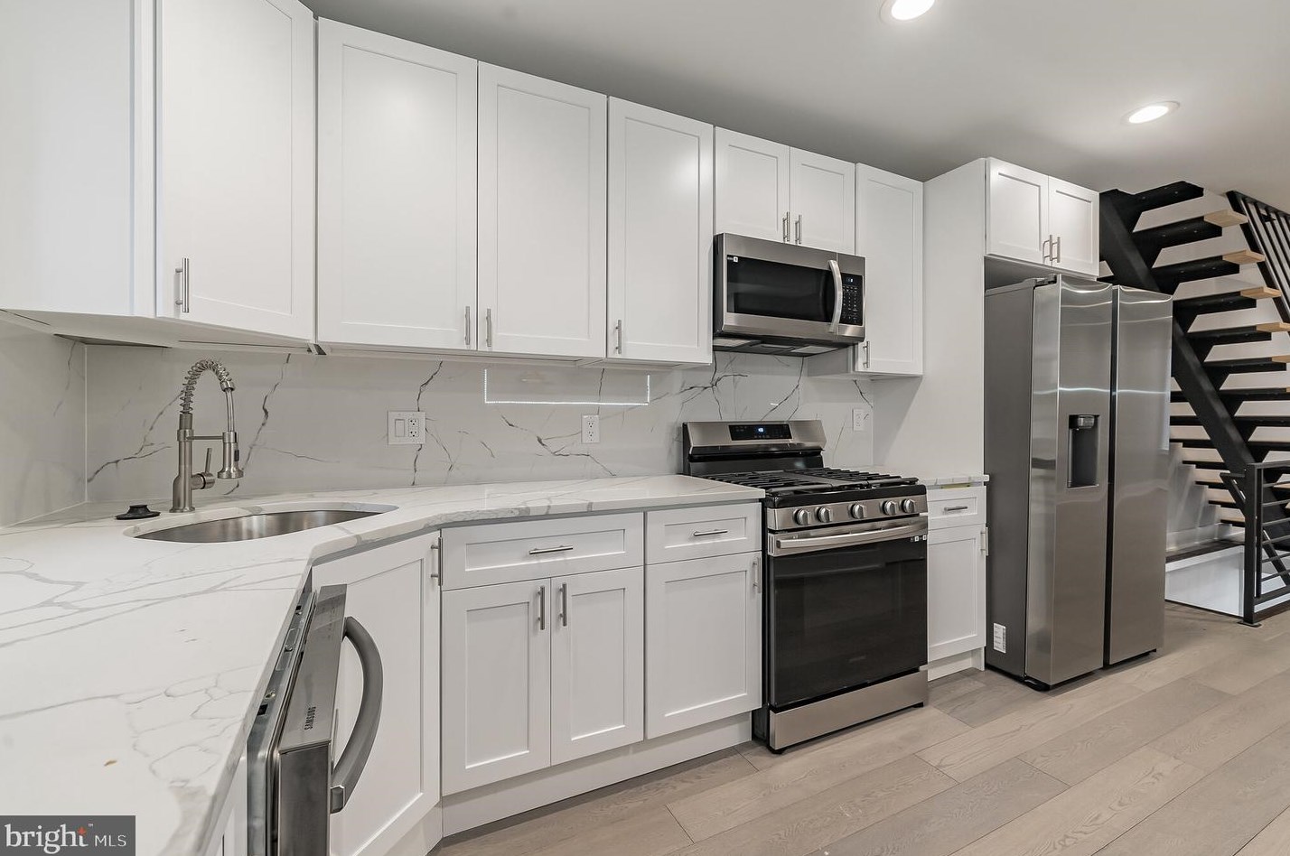1529 Opal St, Philadelphia PA  19146-4633 exterior