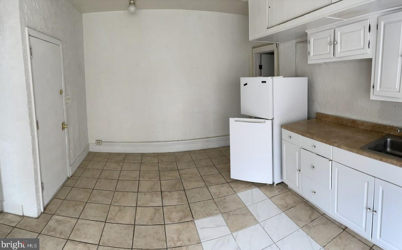 5126 Race St #2r, Philadelphia, PA 19139