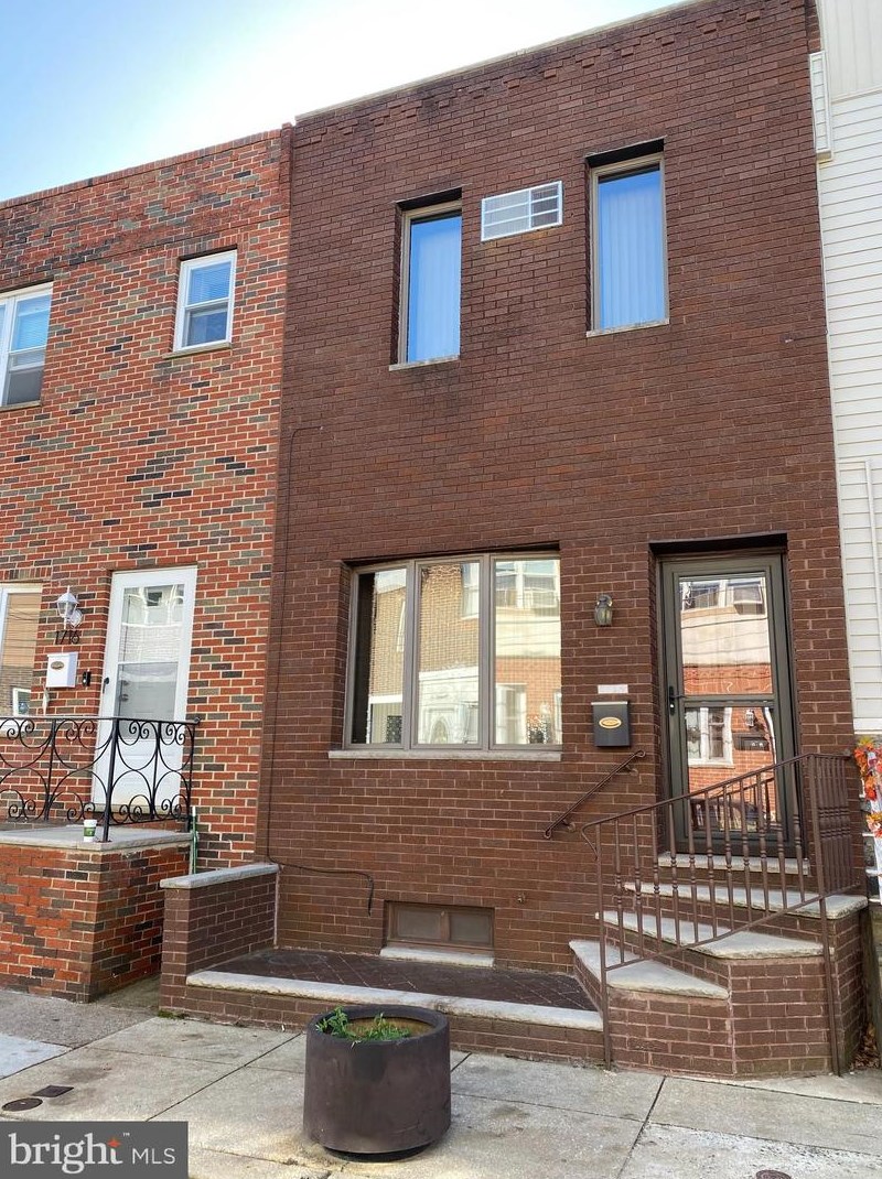 1718 Stocker St, Philadelphia, PA 19145-4719