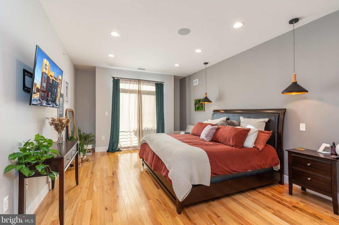 2103 Huntingdon St, Philadelphia PA  19125-1416 exterior