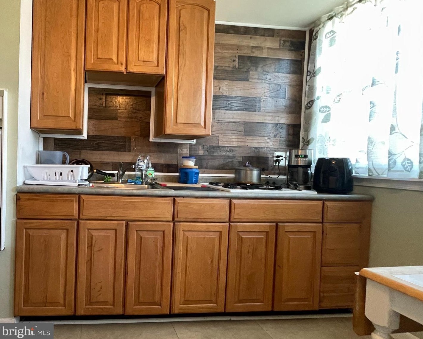 12114 Sweet Briar Rd, Philadelphia PA 19154-1714 exterior