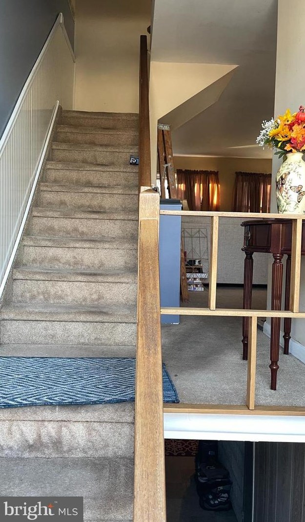 12114 Sweet Briar Rd, Philadelphia PA 19154-1714 exterior