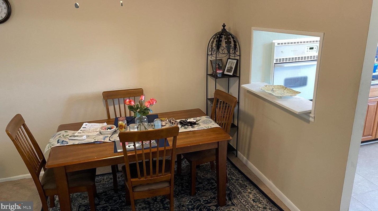 12114 Sweet Briar Rd, Philadelphia PA 19154-1714 exterior