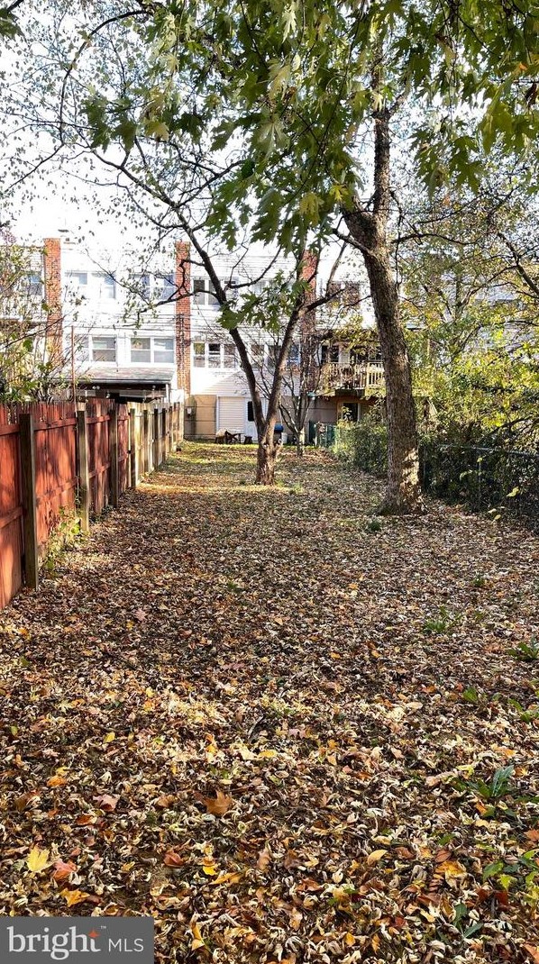 12114 Sweet Briar Rd, Philadelphia PA 19154-1714 exterior