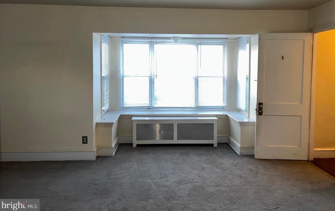 6827 Ridge Ave, Philadelphia PA  19128-2445 exterior