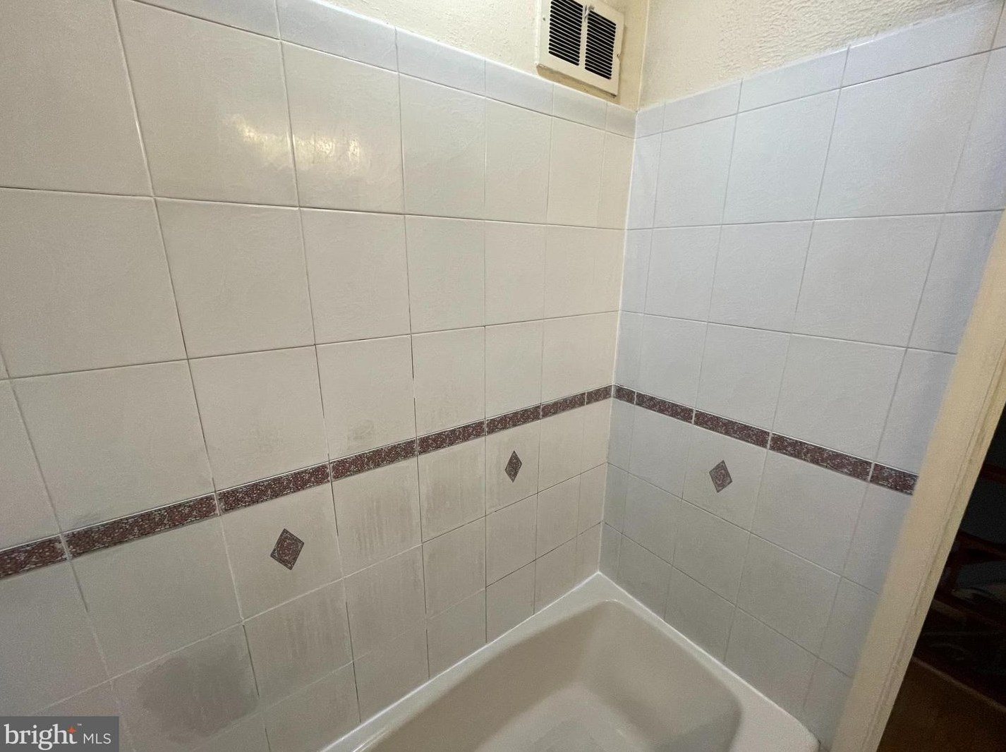 4213 H St, Philadelphia PA 19124-4327 exterior