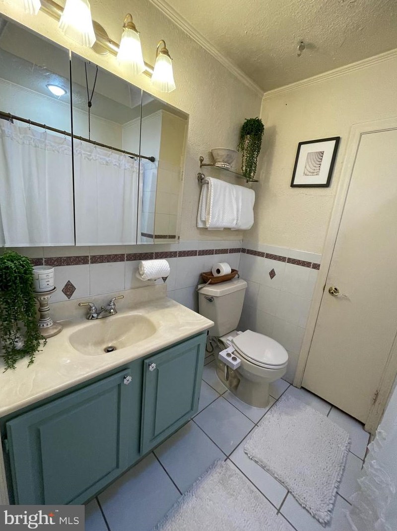 4213 H St, Philadelphia PA 19124-4327 exterior