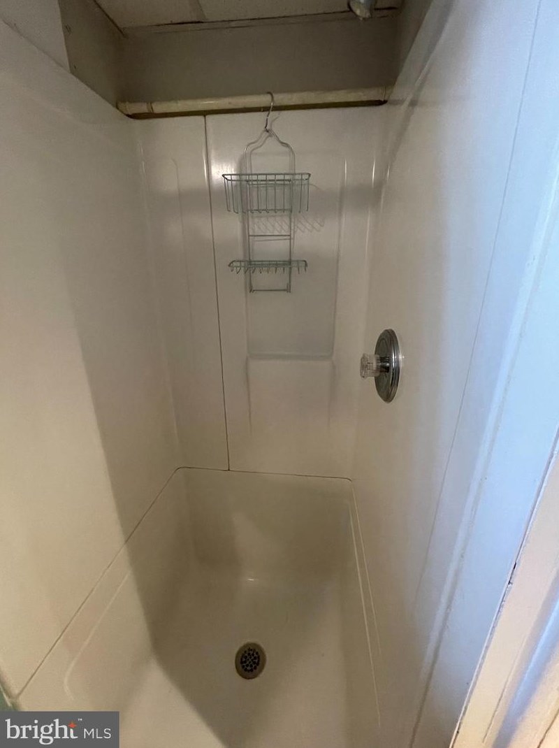 4213 H St, Philadelphia PA 19124-4327 exterior