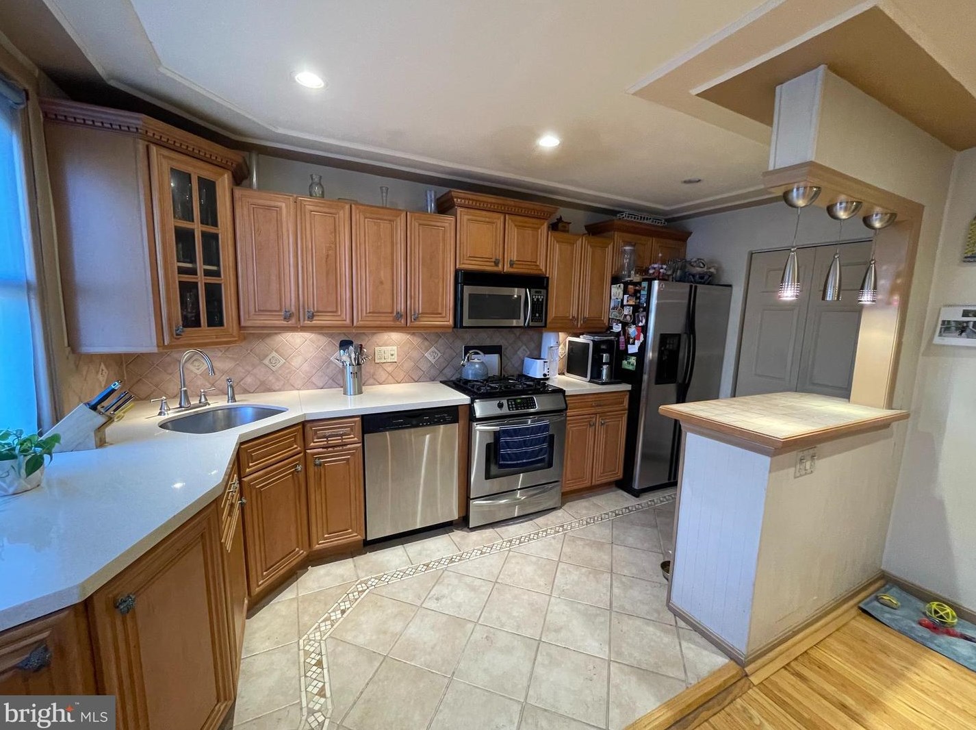 4213 H St, Philadelphia PA 19124-4327 exterior