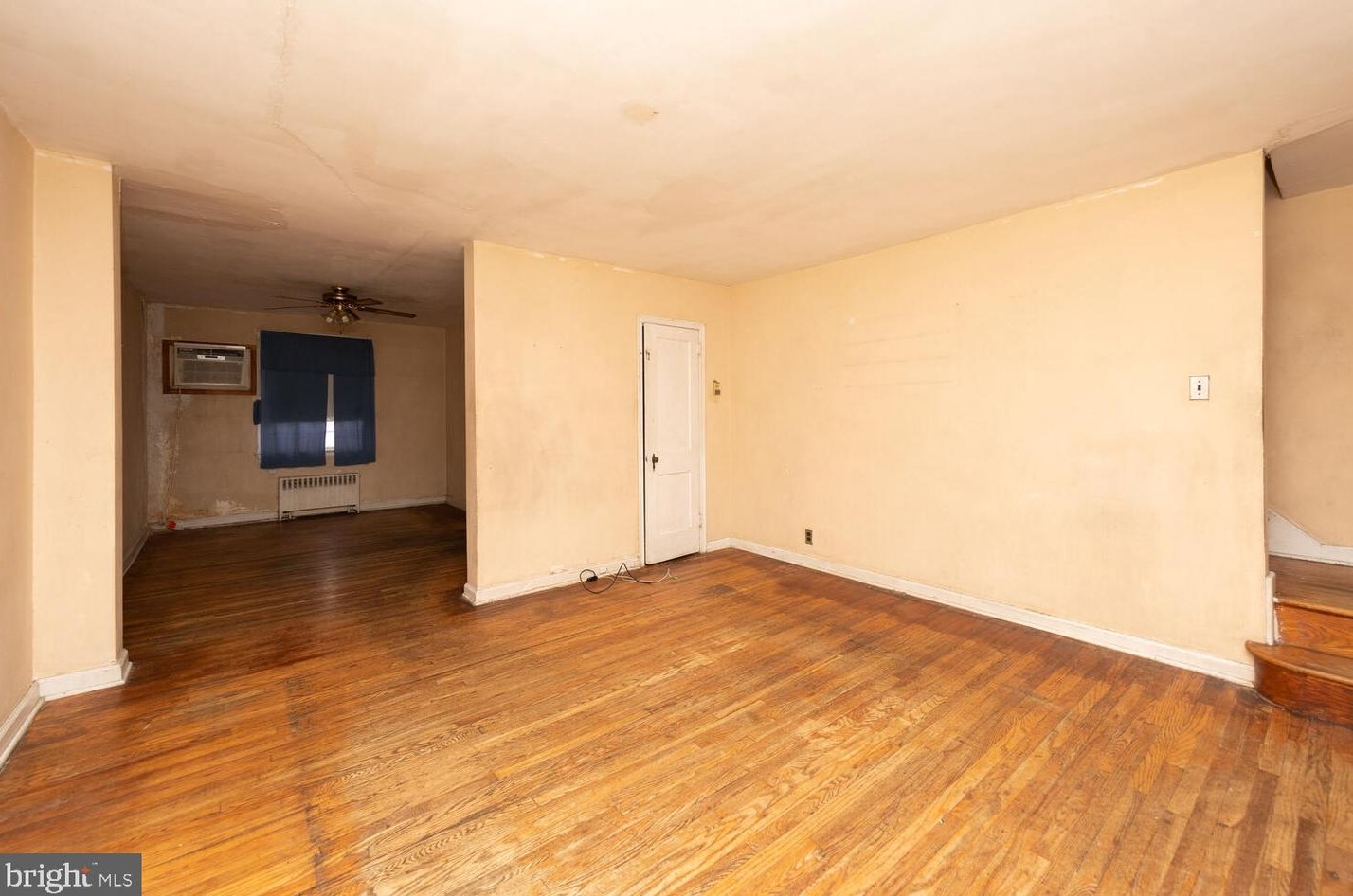 1305 Elbridge St, Philadelphia, PA 19111-5510