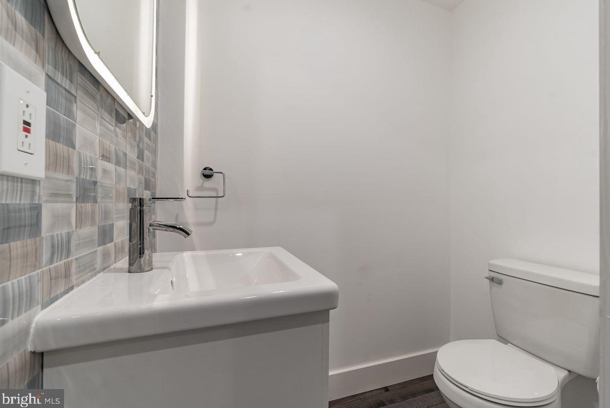1525 Lambert St, Philadelphia PA  19146-4519 exterior