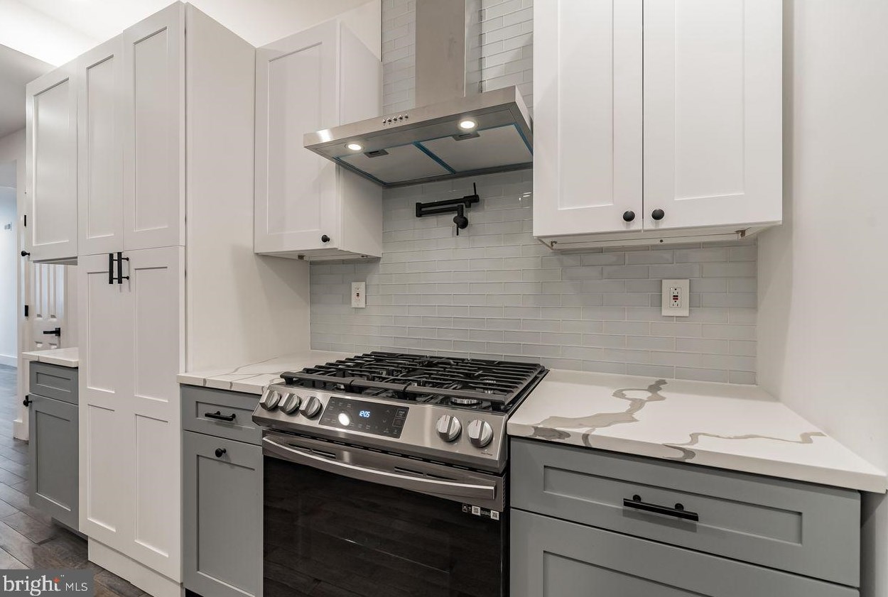1525 Lambert St, Philadelphia PA  19146-4519 exterior