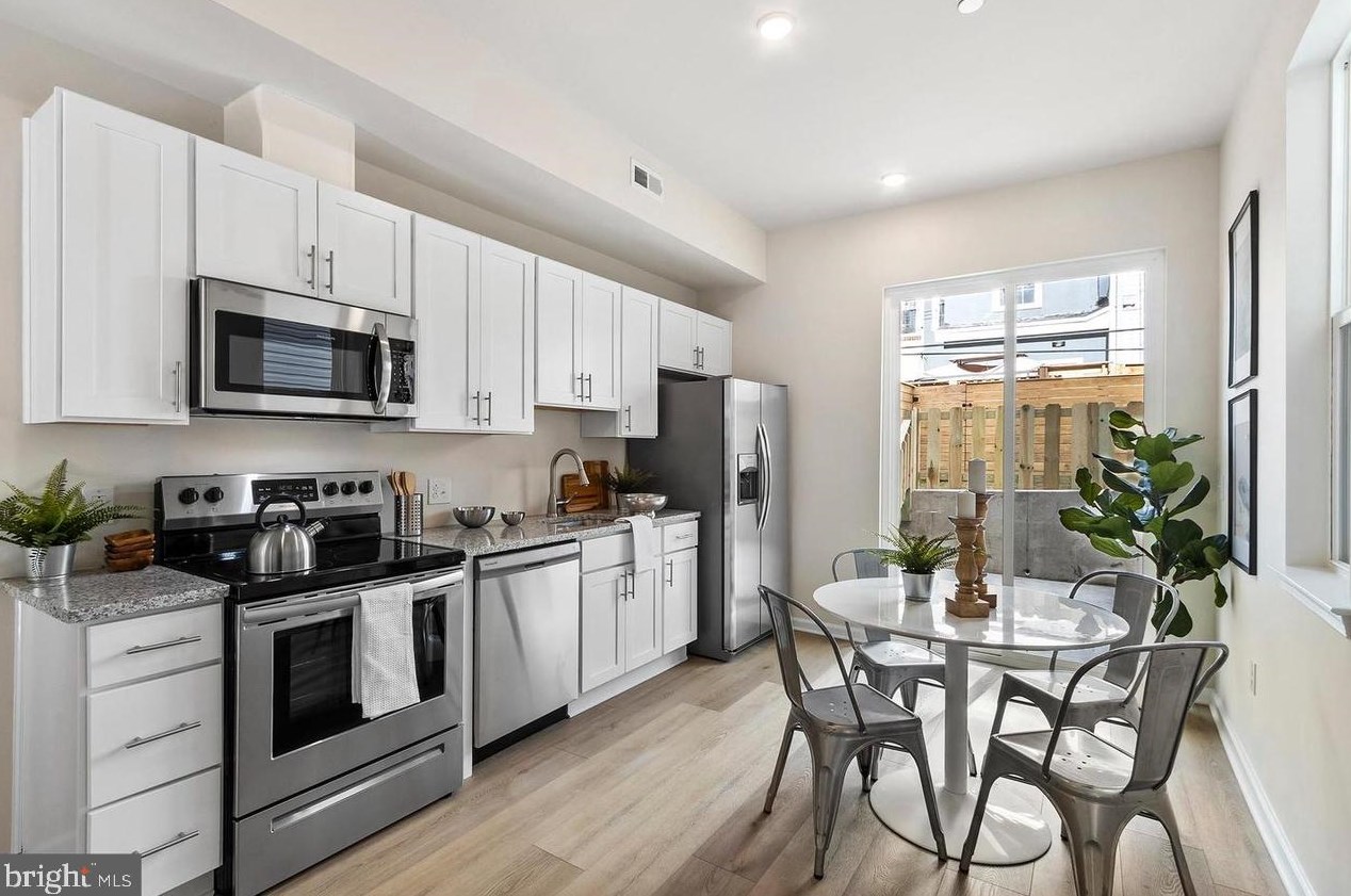 2641 Reed St, Philadelphia PA  19146-3803 exterior
