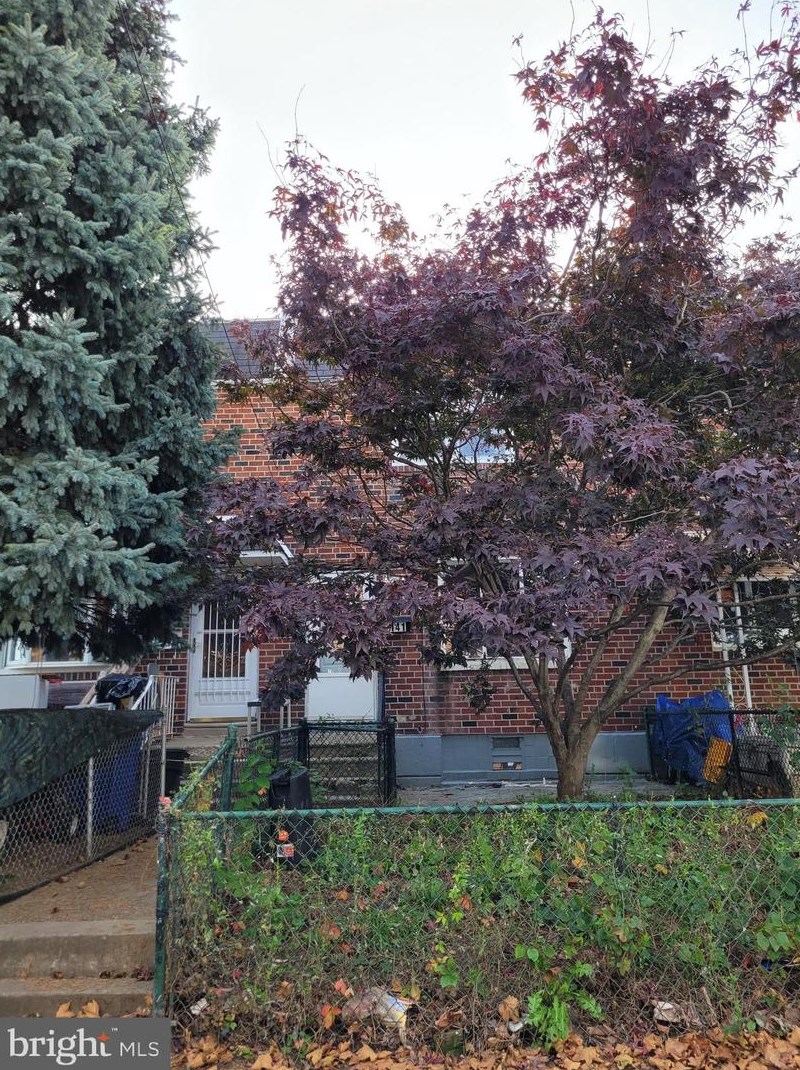 6141 Edmund St, Philadelphia, PA 19135-3707