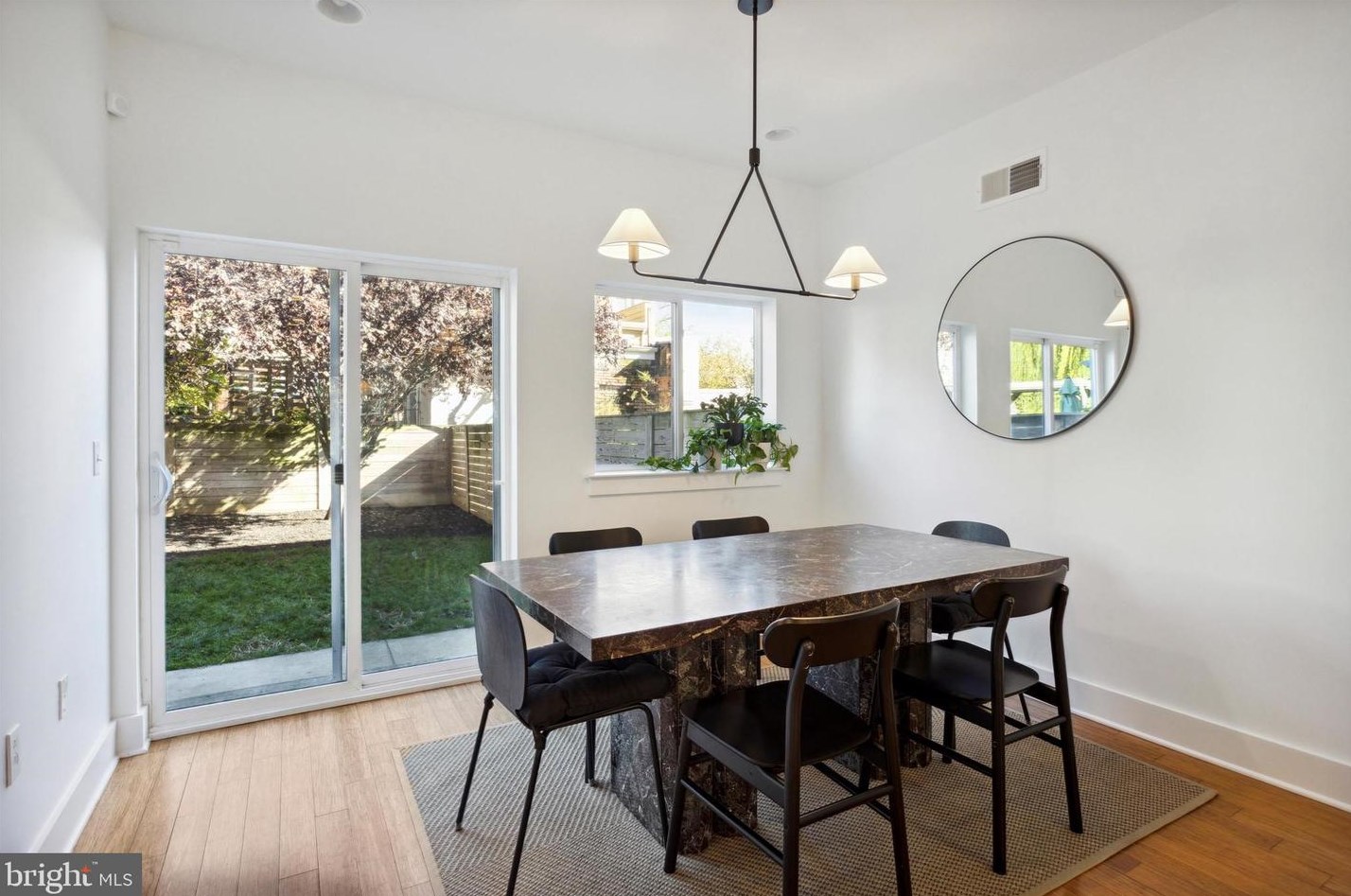 2027 Arizona St, Philadelphia PA  19125-1508 exterior