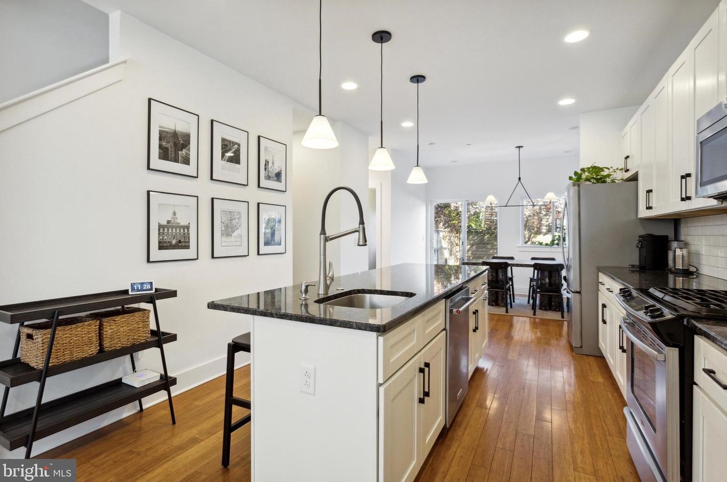 2027 Arizona St, Philadelphia PA  19125-1508 exterior
