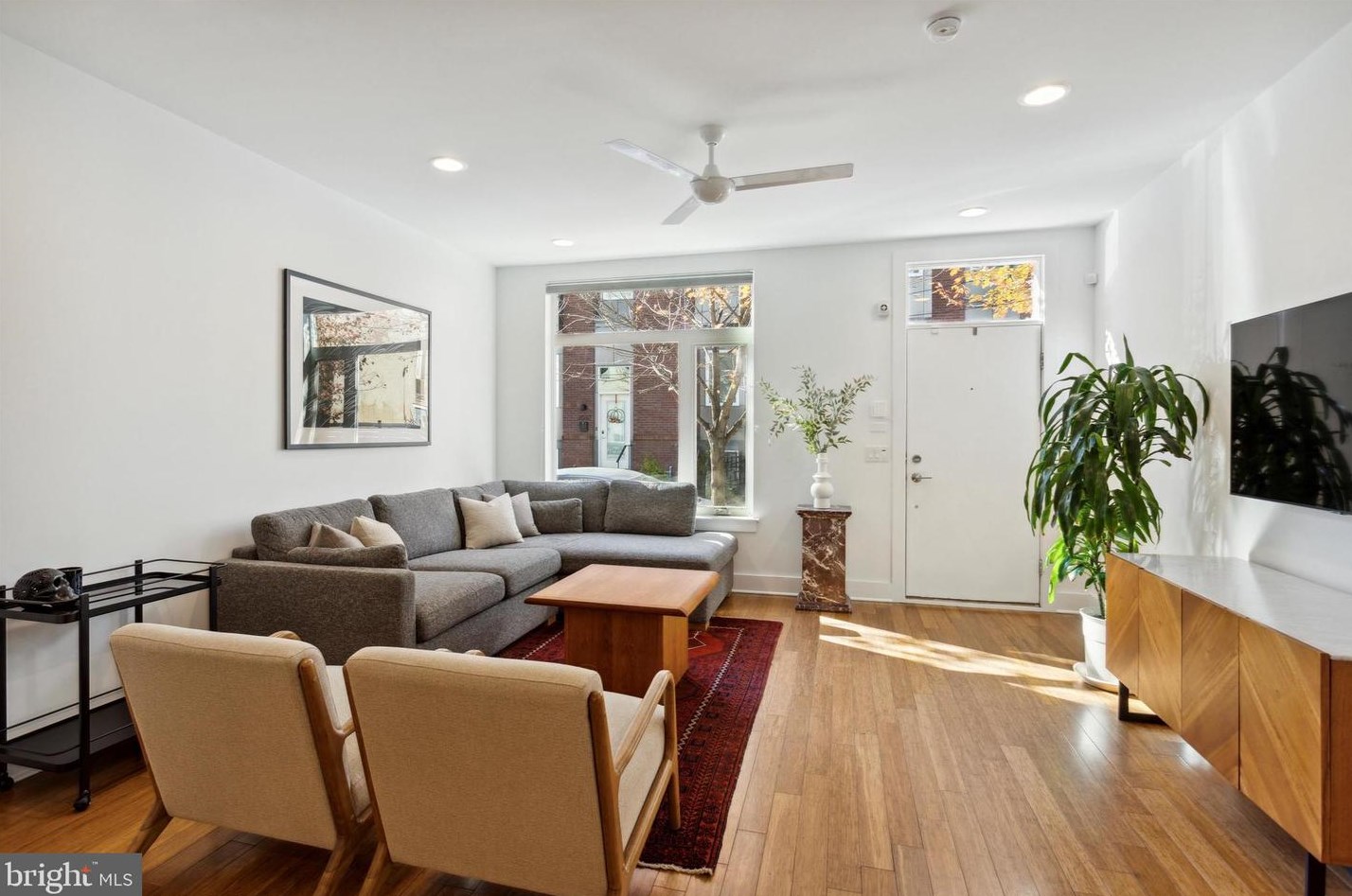 2027 Arizona St, Philadelphia PA  19125-1508 exterior