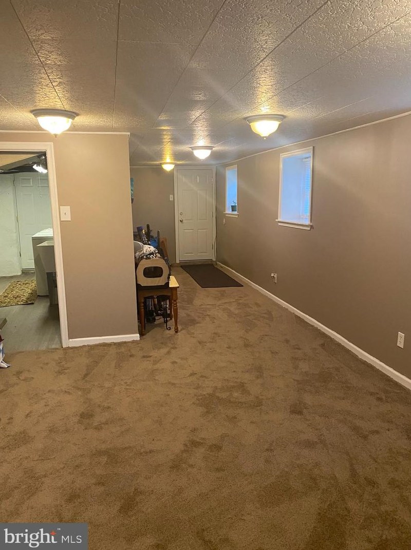 4300 Oakmont St, Philadelphia PA 19111-3222 exterior