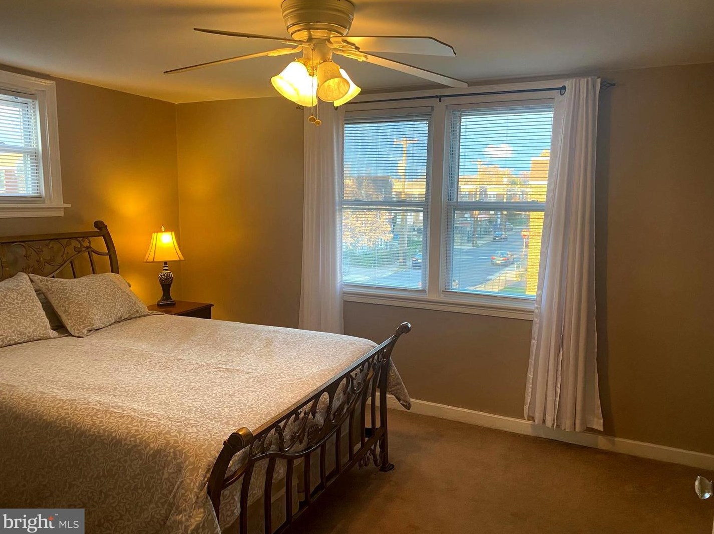 4300 Oakmont St, Philadelphia PA 19111-3222 exterior