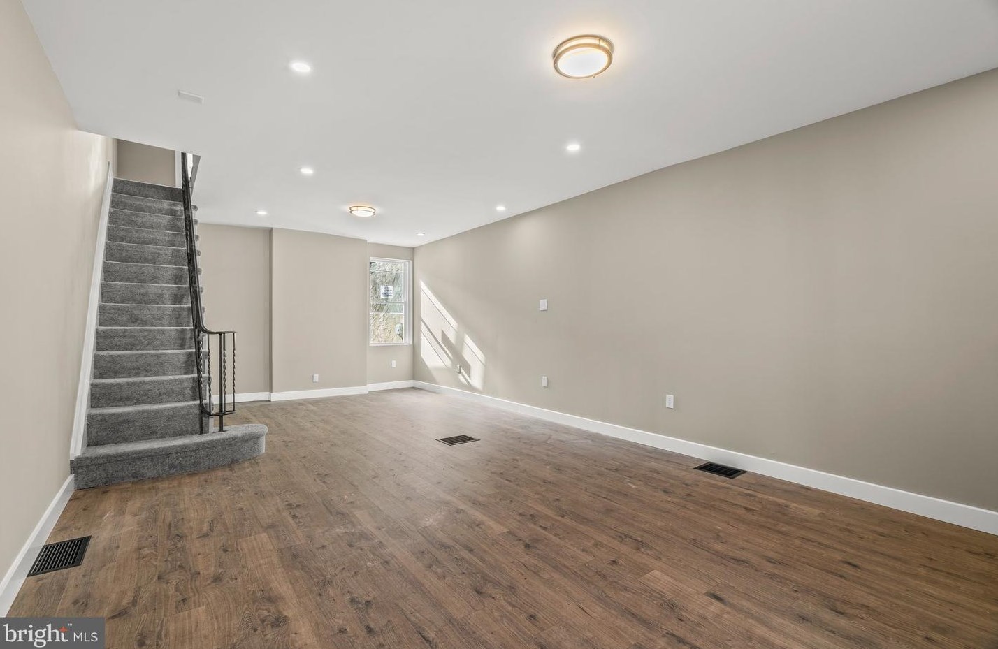 1626 Titan St, Philadelphia, PA 19146