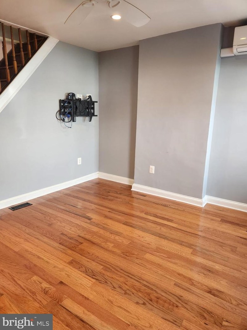 2455 Tulip St, Philadelphia, PA 19125
