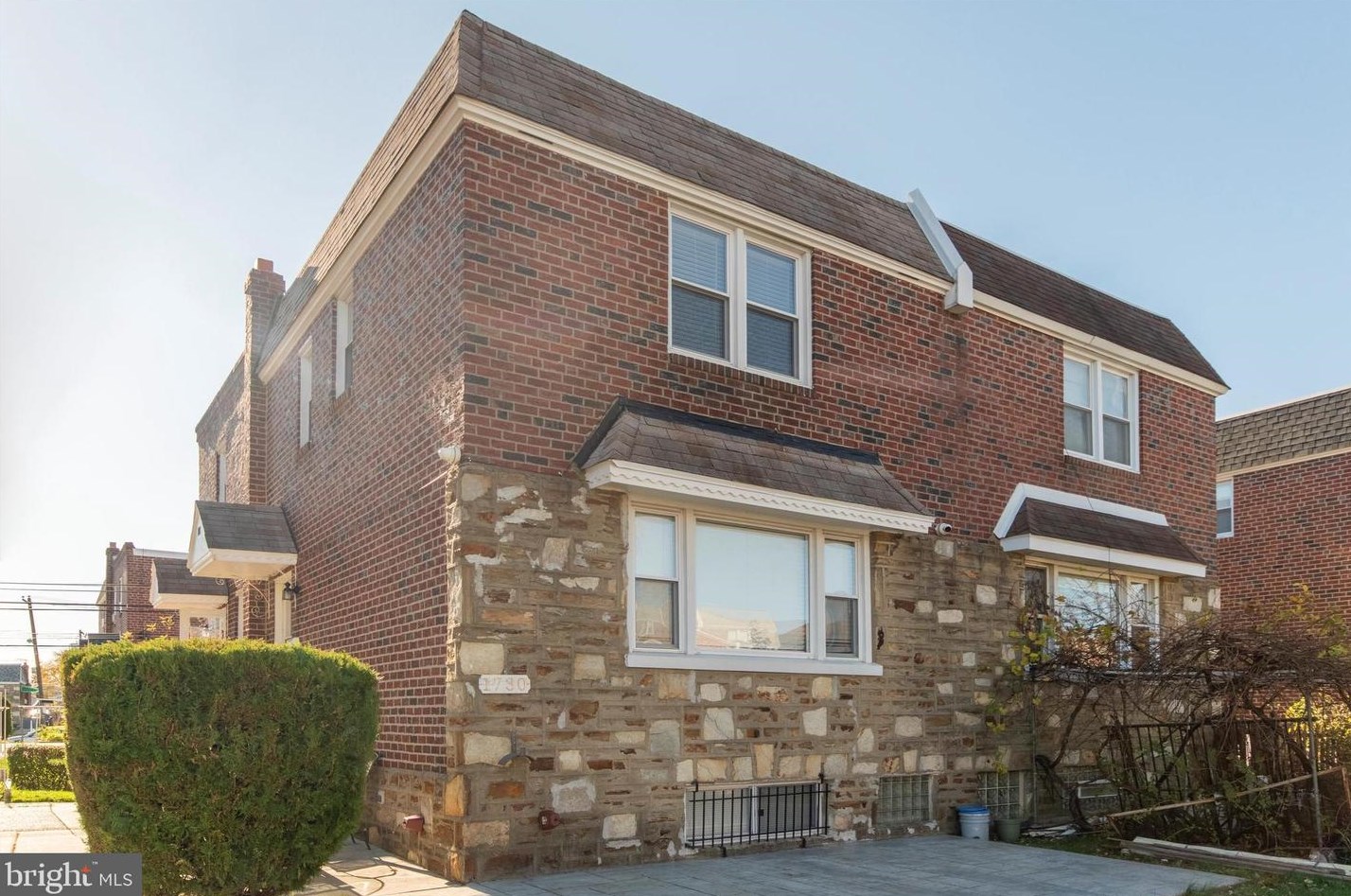 1730 Arnold St, Philadelphia, PA 19152-1810