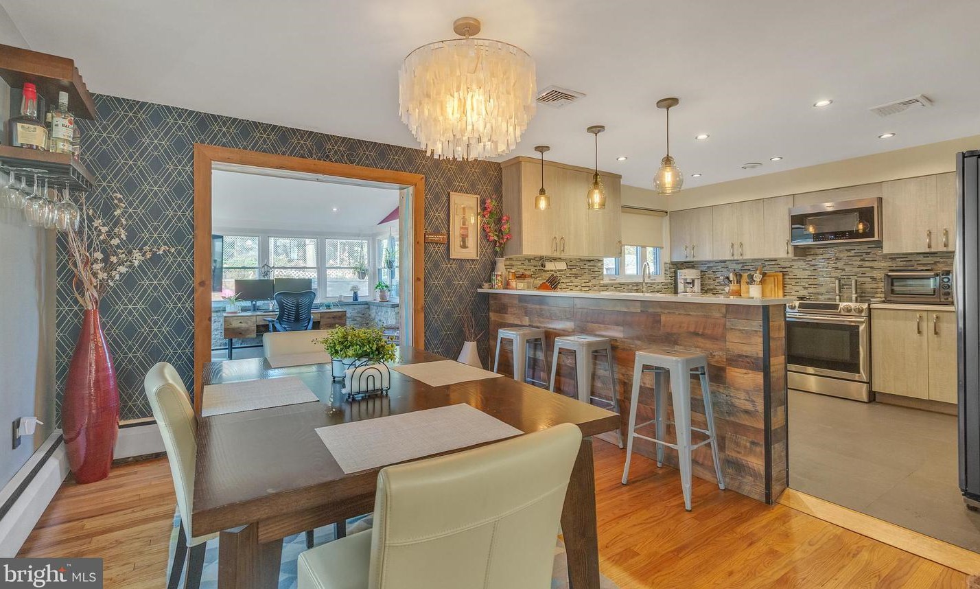 837 Benson St, Philadelphia PA 19111-1933 exterior