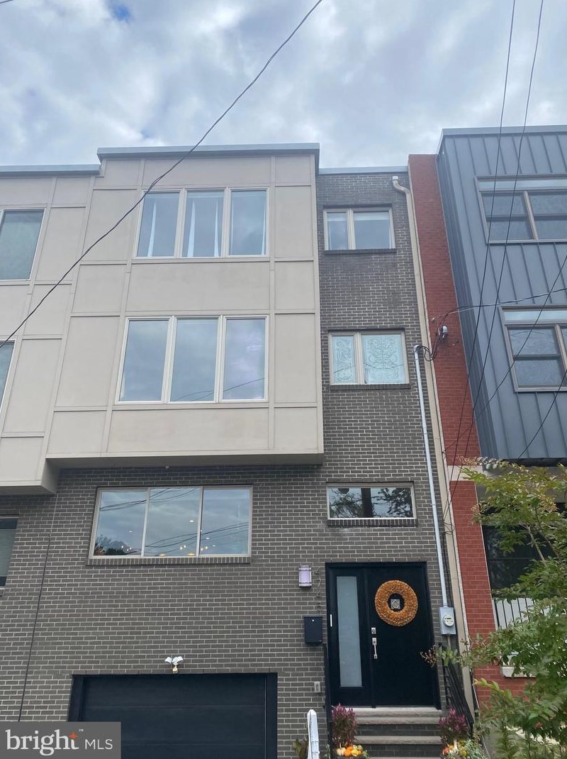 4745 Sheldon St, Philadelphia, PA 19127