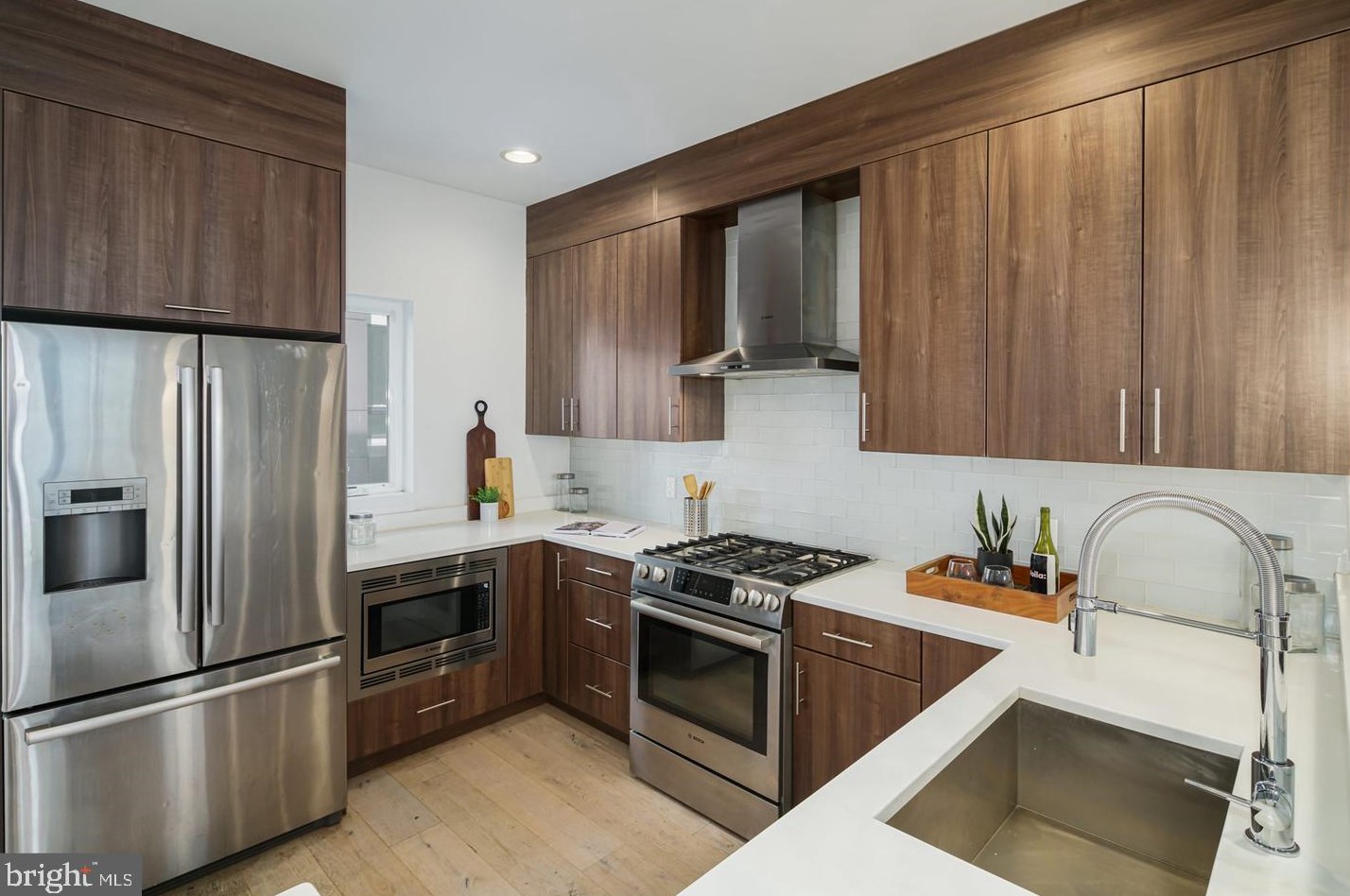 702 N Front St #6, Philadelphia, PA 19123