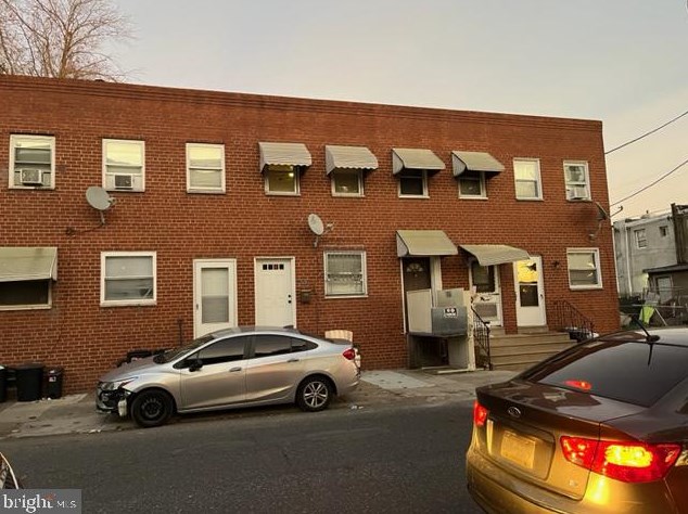 2047 Wakeling St, Philadelphia PA  19124-2831 exterior