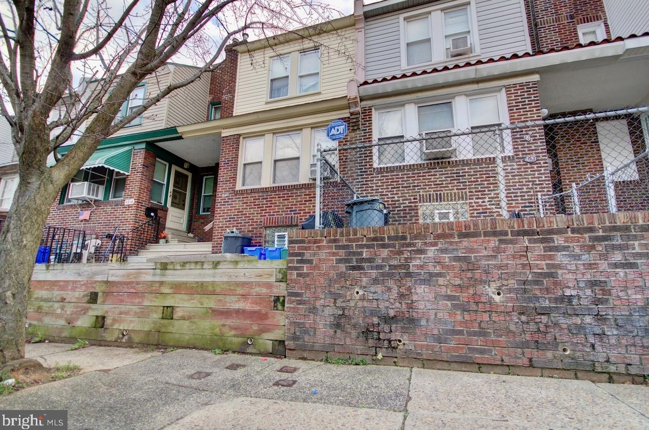 4212 Loring St, Philadelphia, PA 19136-3917