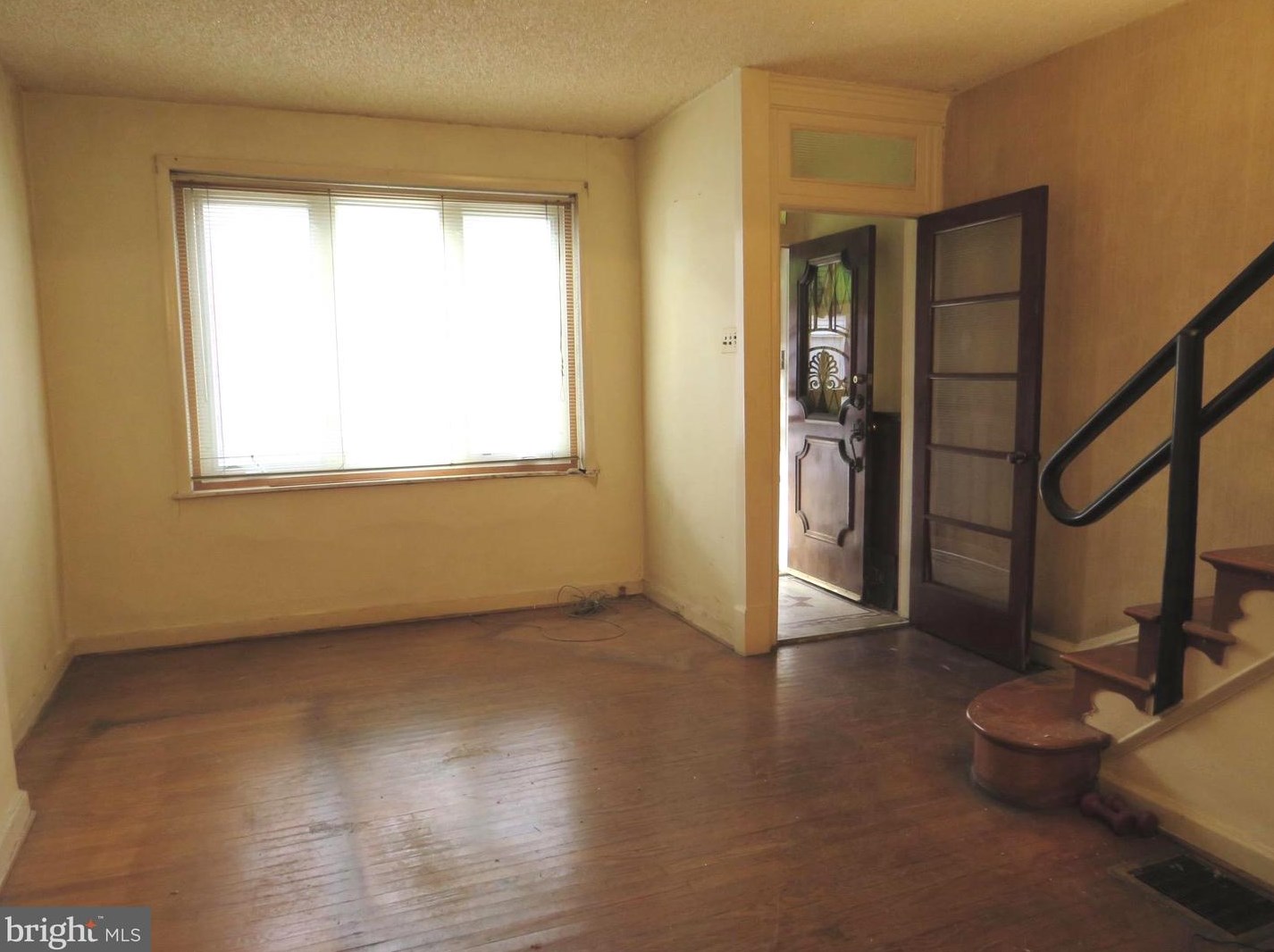 1933 Lambert St, Philadelphia, PA 19145-2824