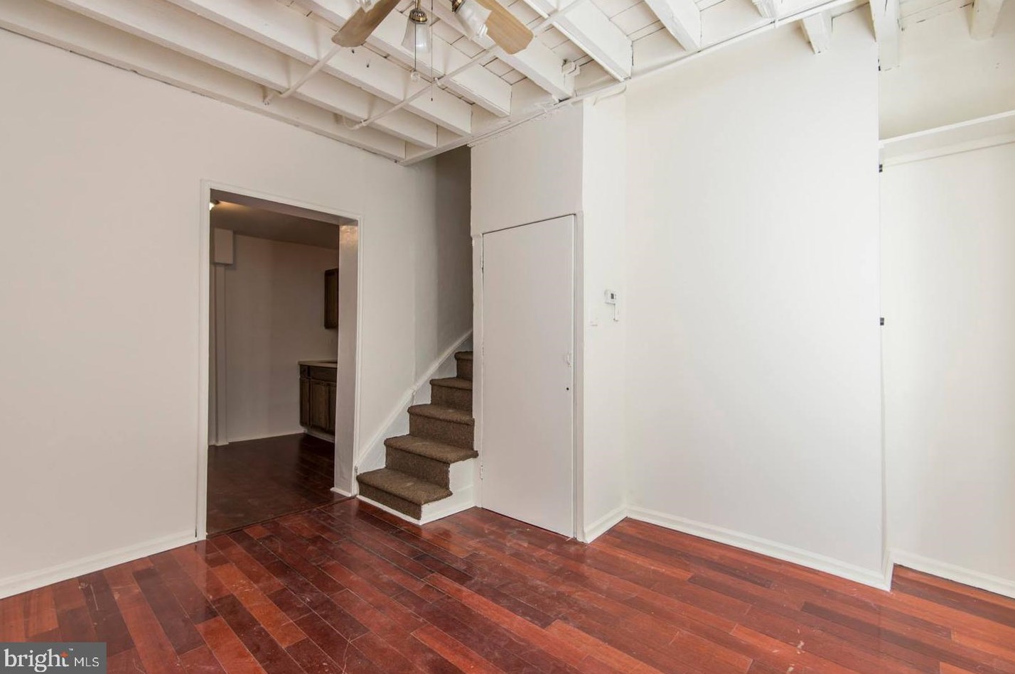911 Schell St, Philadelphia, PA 19147-3923