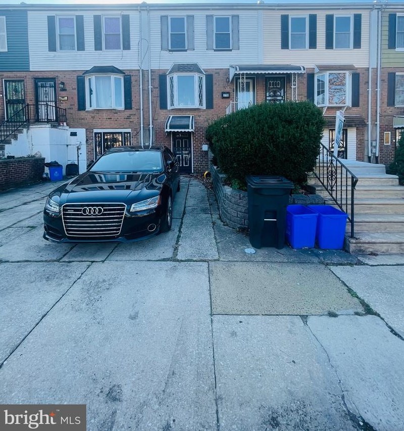 2704 80th St, Philadelphia, PA 19153-1103