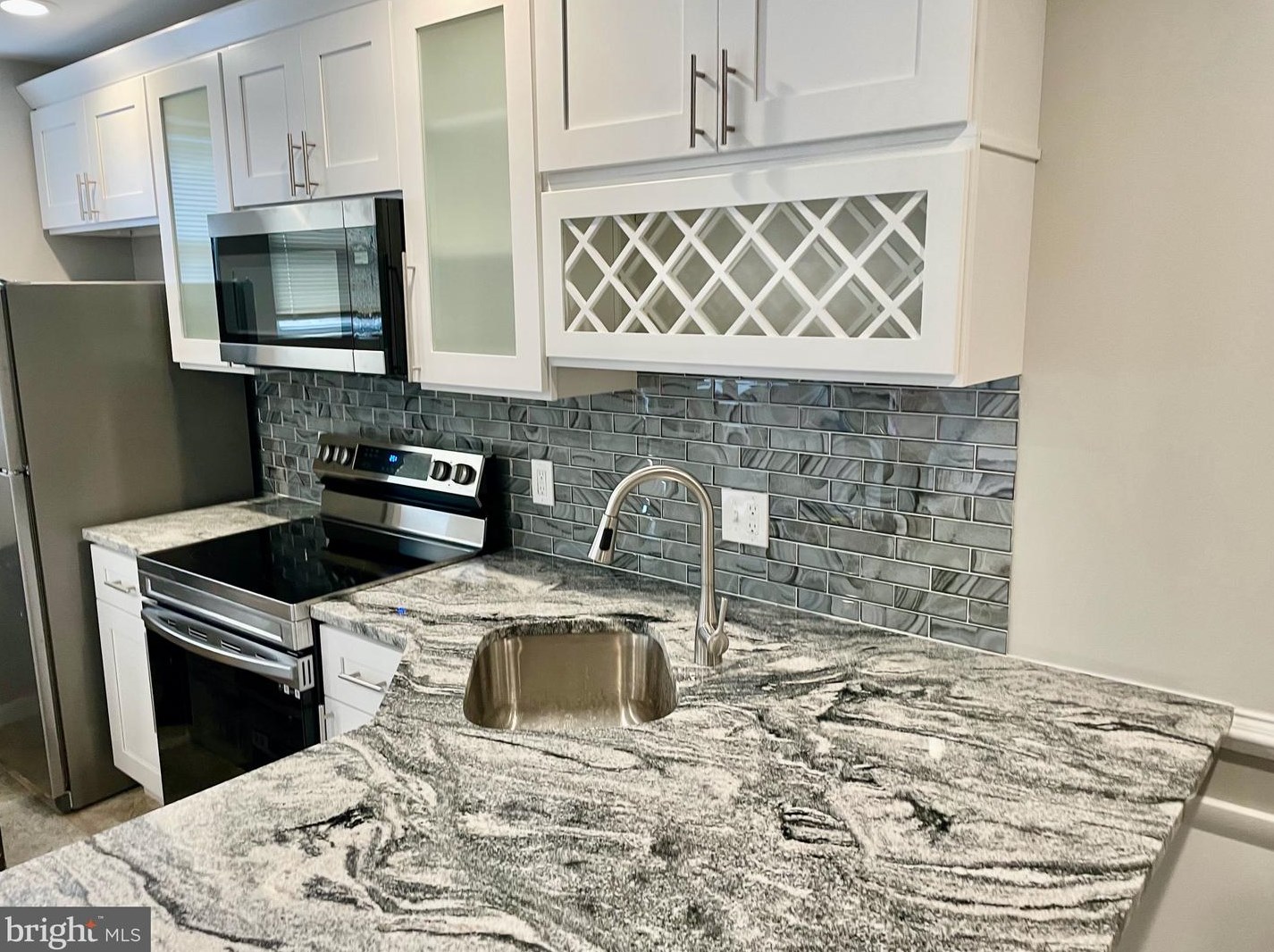 6228 Homer St, Philadelphia, PA 19144-1621
