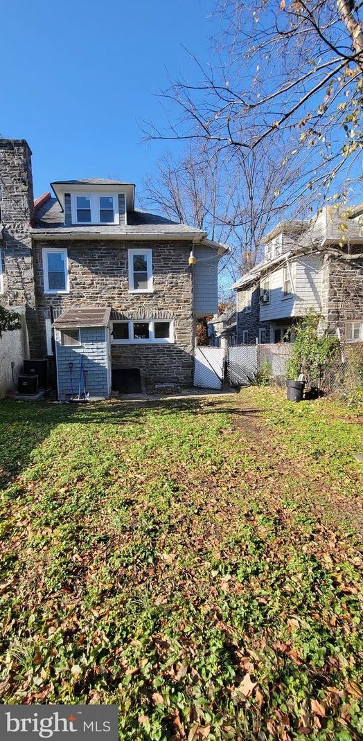 913 Wynnewood Rd, Philadelphia PA 19151-4502 exterior